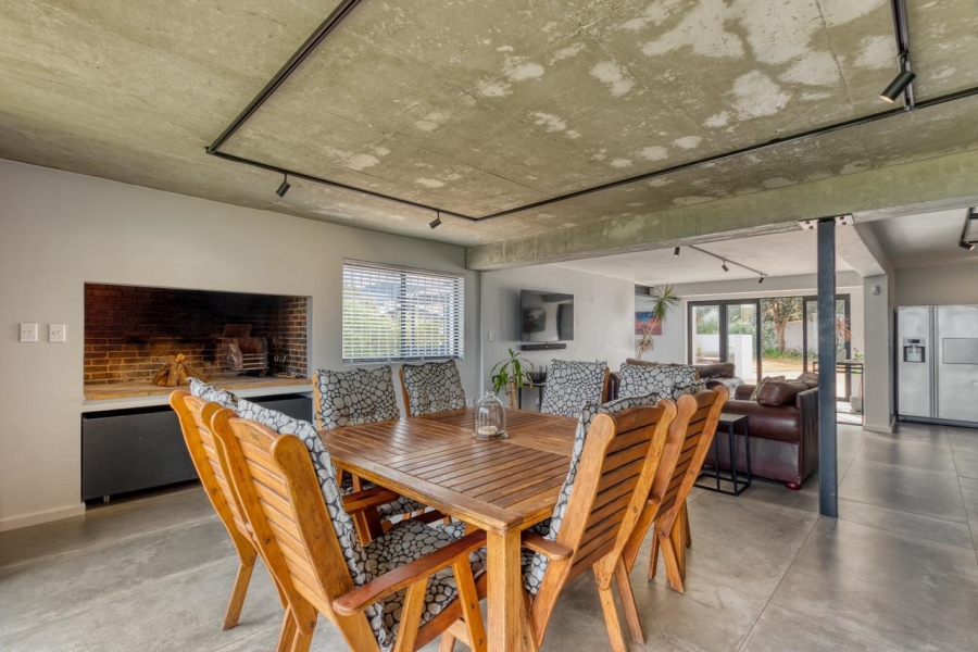 5 Bedroom Property for Sale in Sandbaai Western Cape